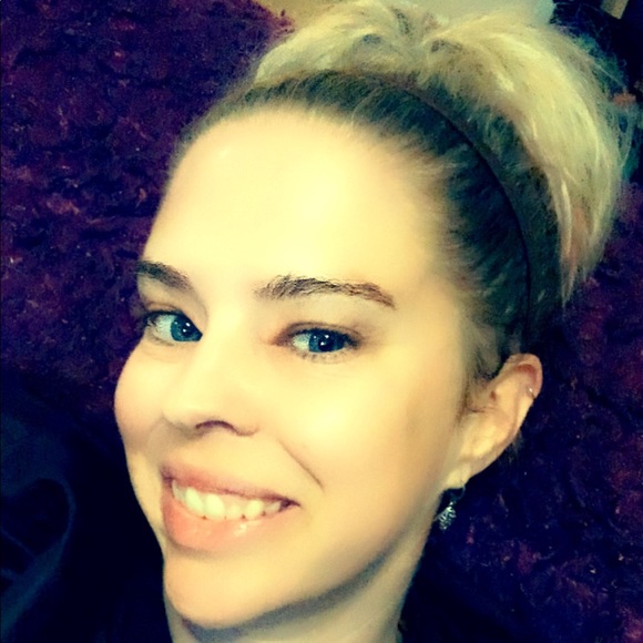 Meet your Posher, Tiffany - Picture 1 of 1